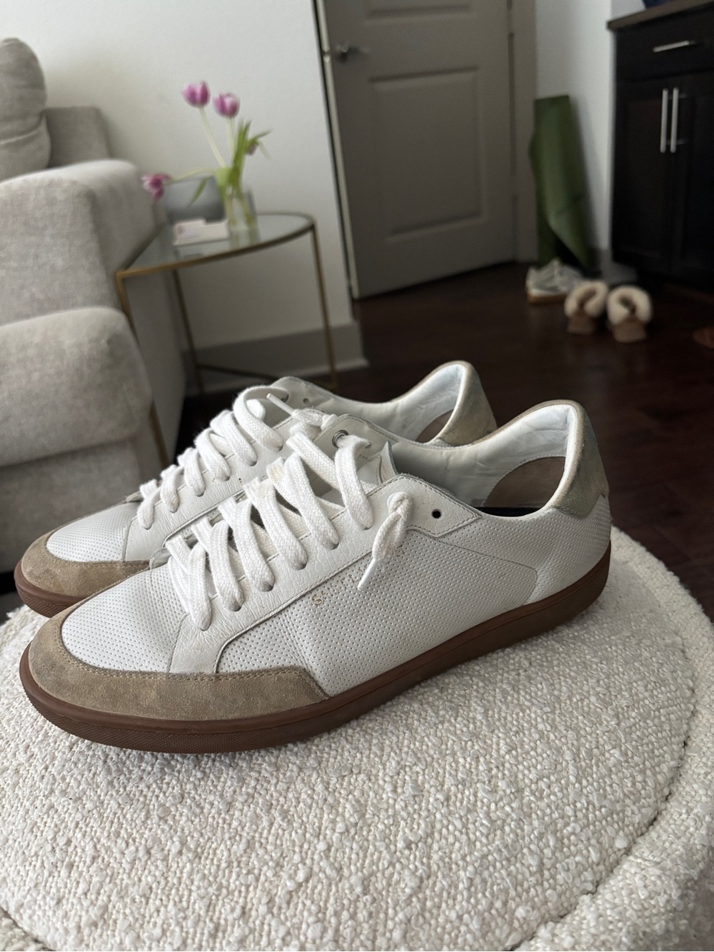 Saint Laurent White and Beige Leather Suede Low-Top Sneakers - Picture 6 of 6
